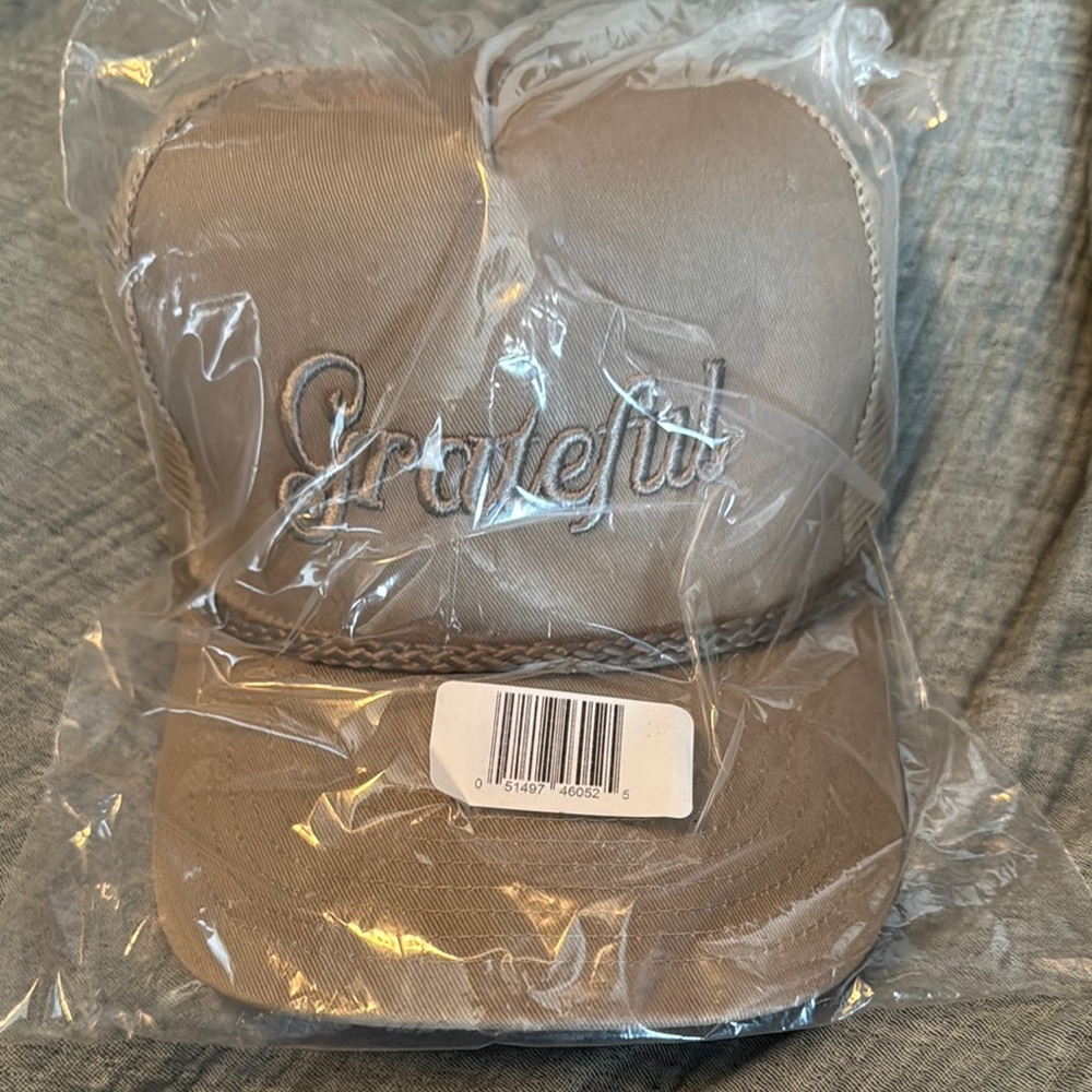 Living Fully trucker hat.